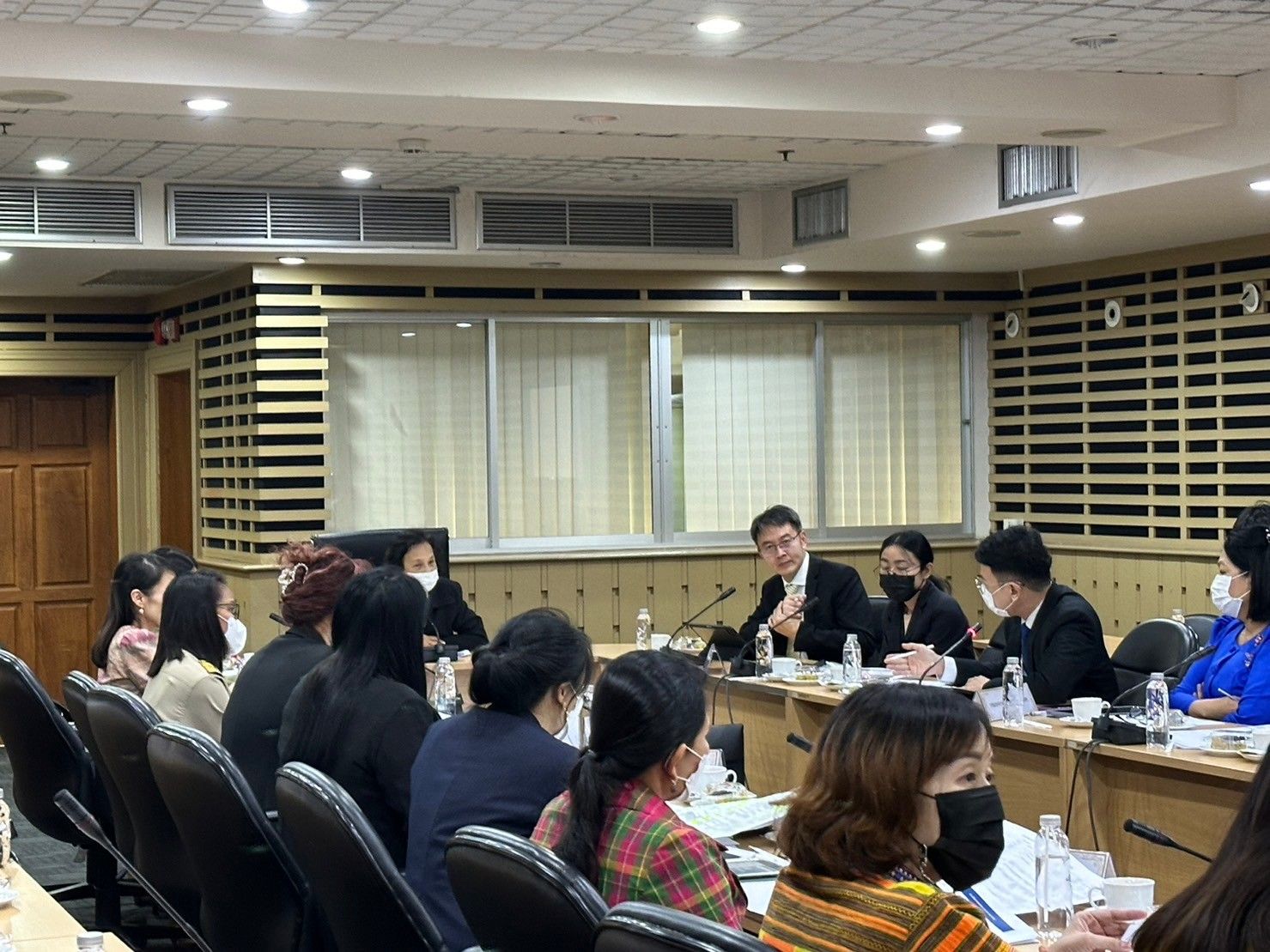 การประชุมทบทวนผลสัมฤทธิ์หรือประโยชน์ที่คาดว่าจะได้รับจากการใช้จ่ายงบประมาณ เป้าหมายการให้บริการ ผลผลิต/โครงการ และตัวชี้วัดผลสำเร็จของกระทรวงพาณิชย์